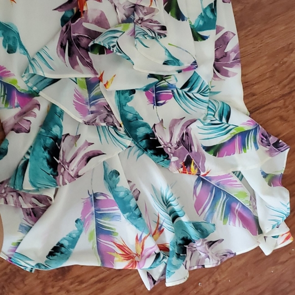 Dress - Picture 9 of 10